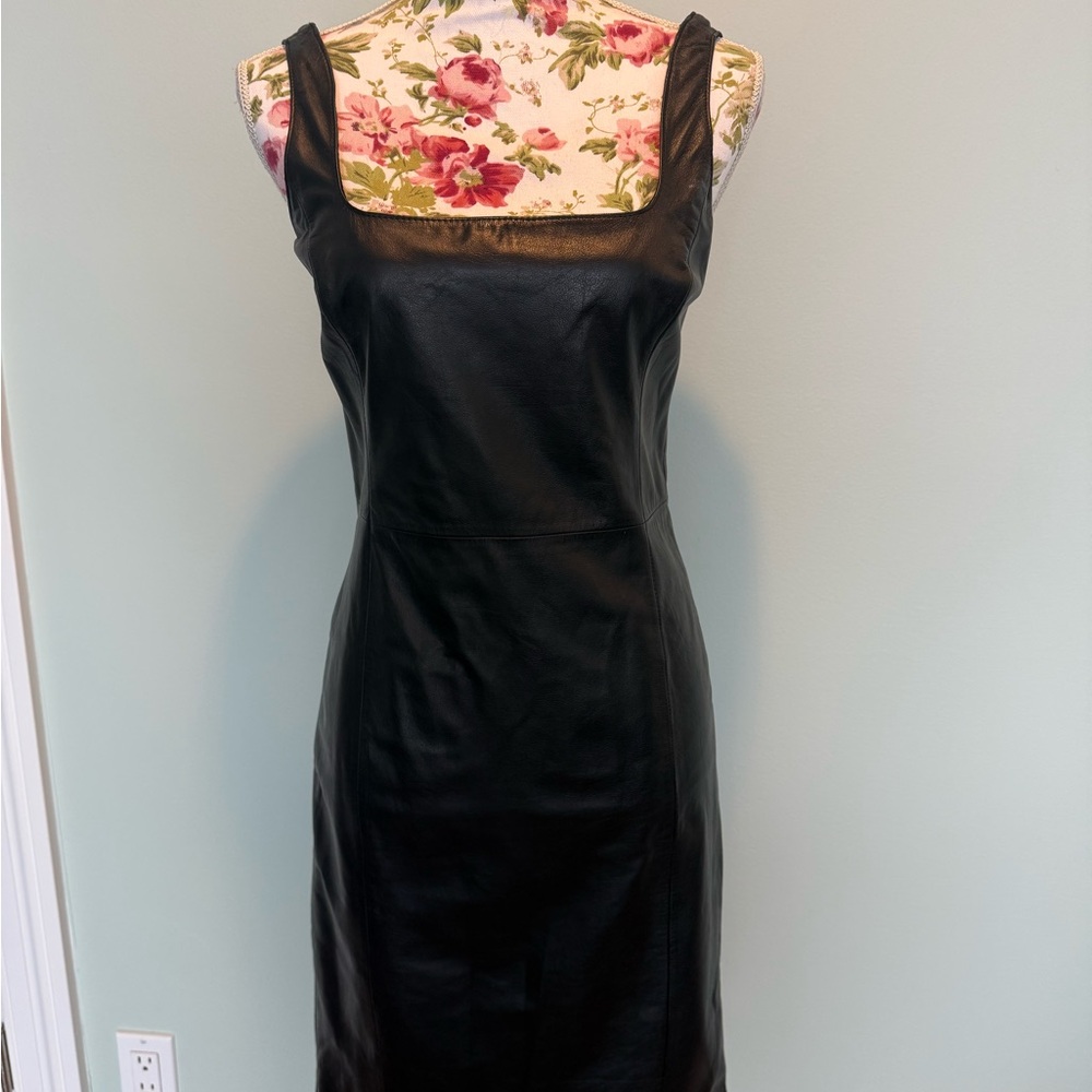 Chic Black Sleeveless Midi Dress